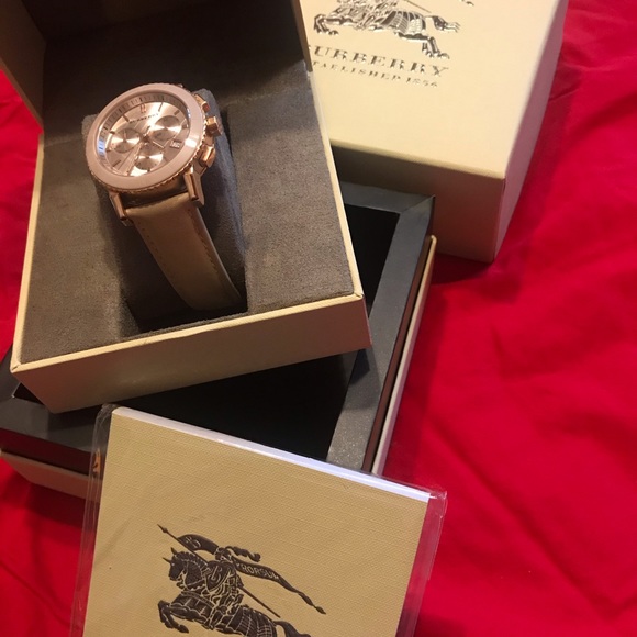 Watche - Picture 4 of 6